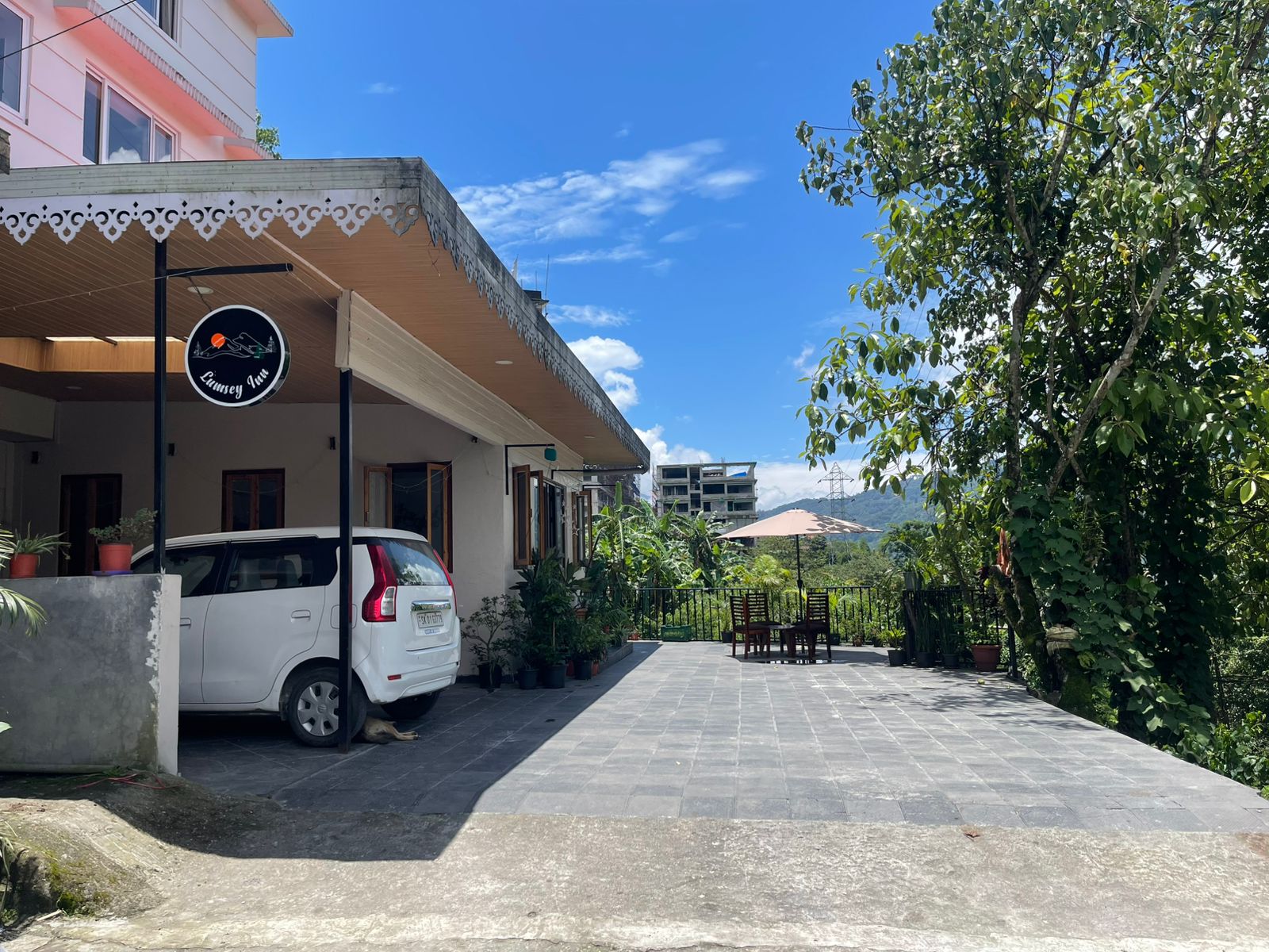 Hotel Lumsey Inn Sikkim - Tap to explore photos