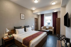 Hotel SPS 2 Min Walk From Kaushambi Metro Station, Ghaziabad