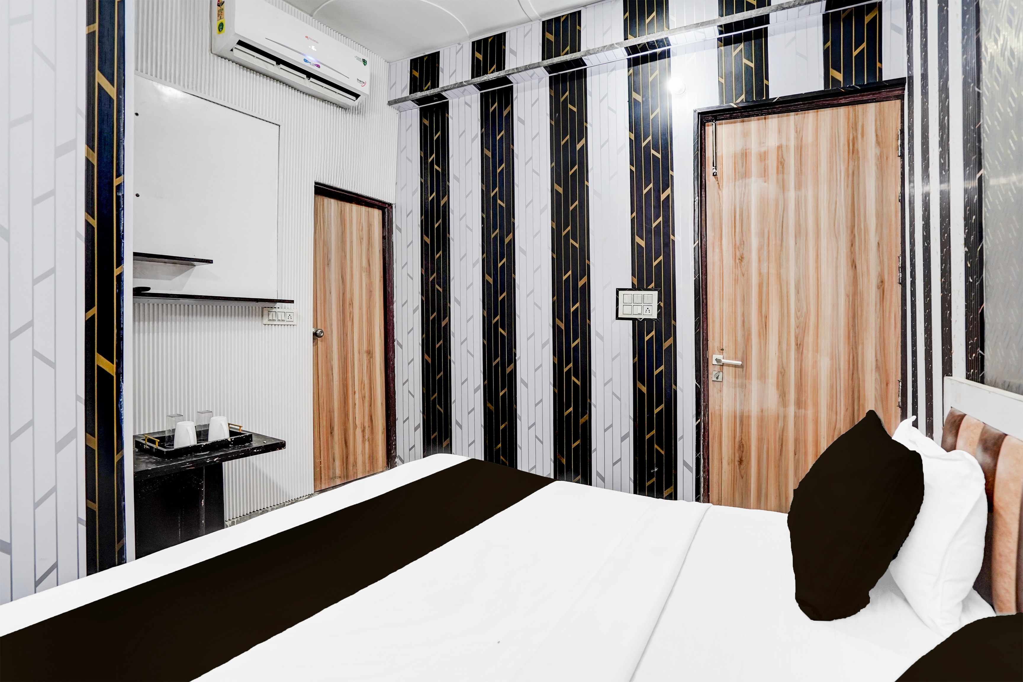 Hotel O Sector 121 Gaur City Mall Noida Formerly Royal FNG - Tap to explore photos