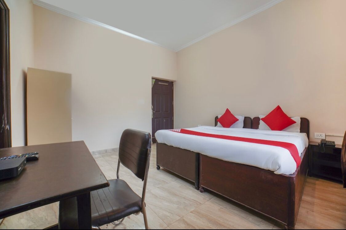 Gk HomeStay - Tap to explore photos