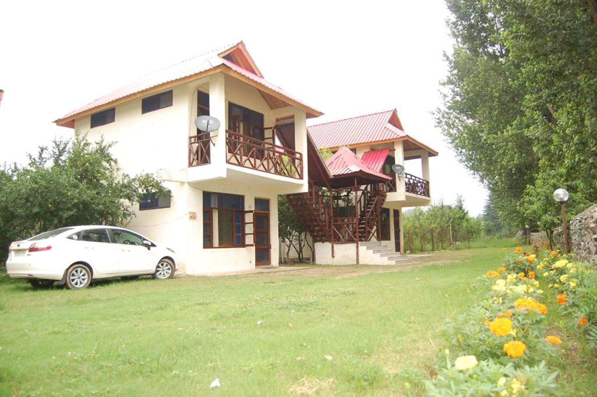 Hotel Agro Tourism - Tap to explore photos