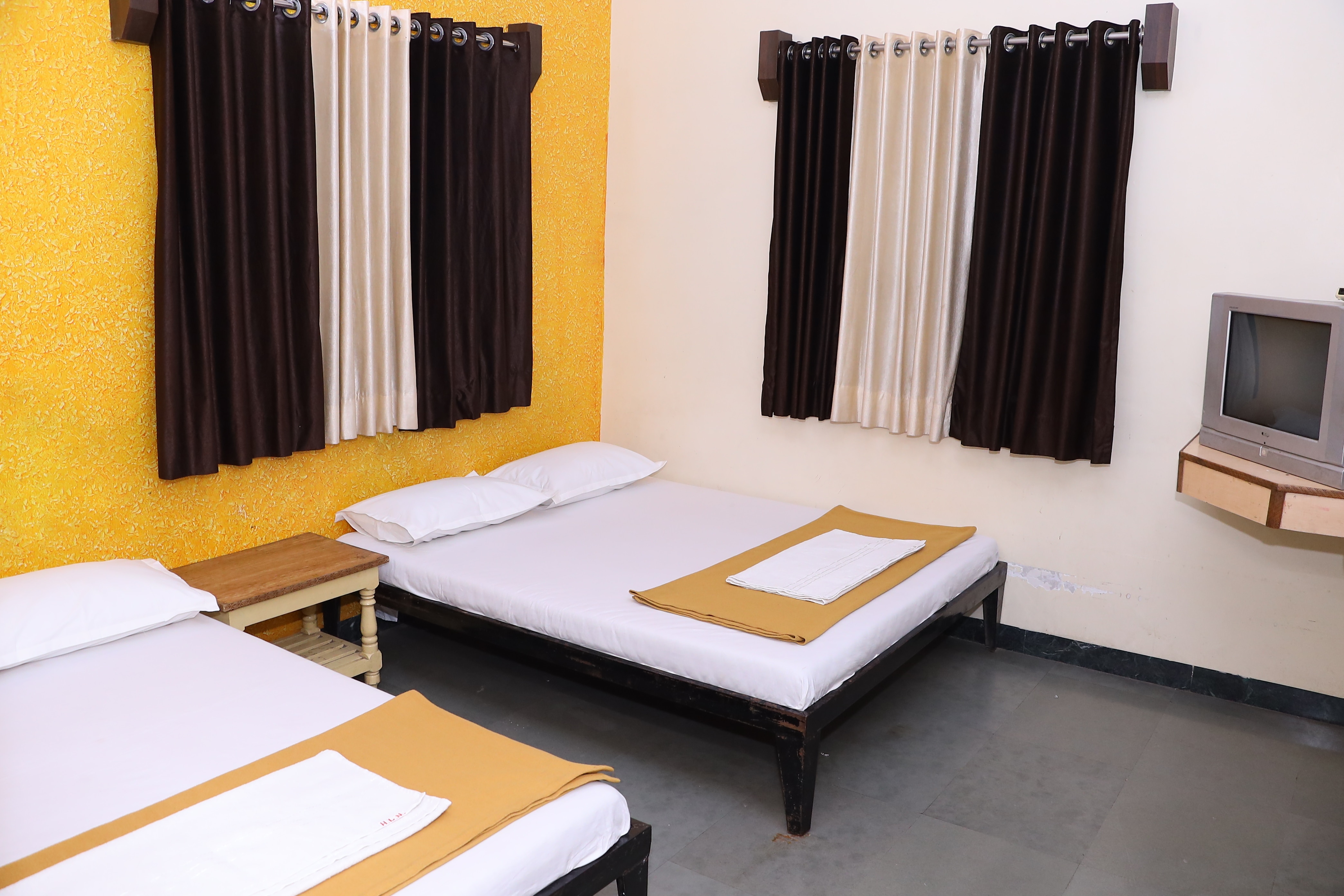 Hotel Laxmi Narayan - Tap to explore photos