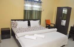 Deluxe Double Room (AC)