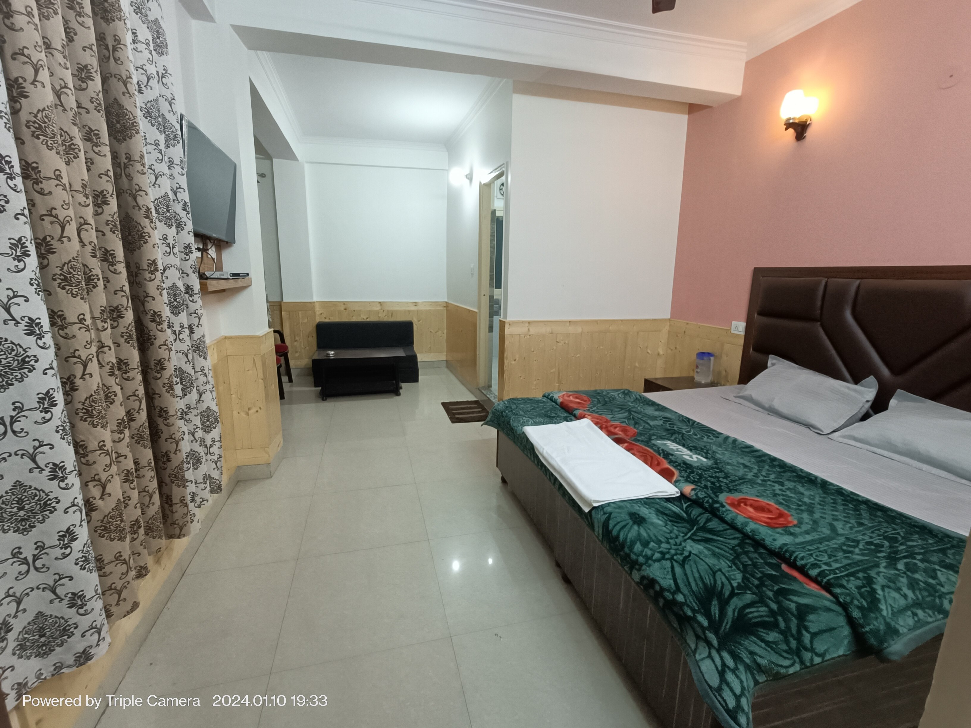 Thakur Home Stay - Tap to explore photos