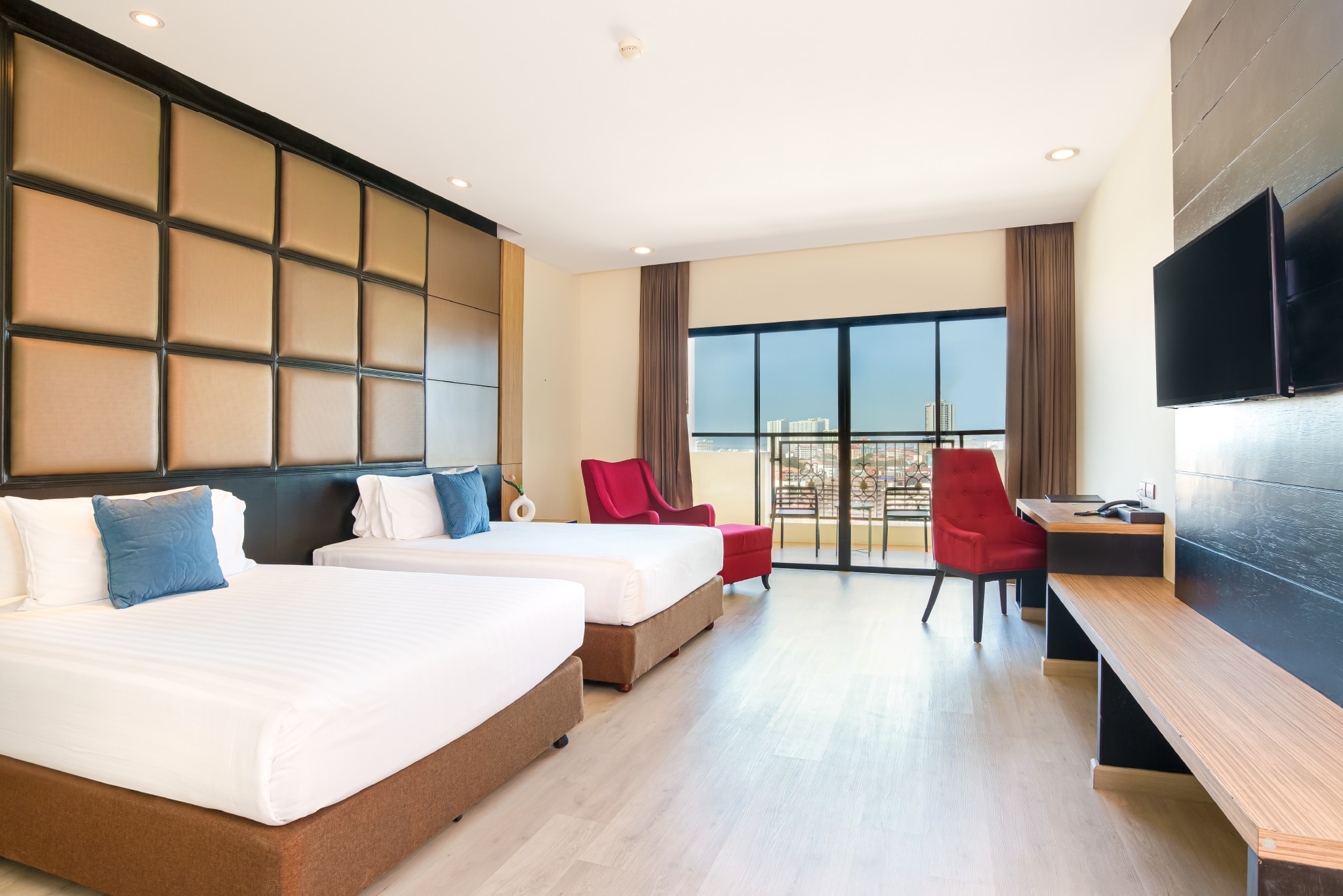 Grand Palazzo Hotel Pattaya - Tap to explore photos