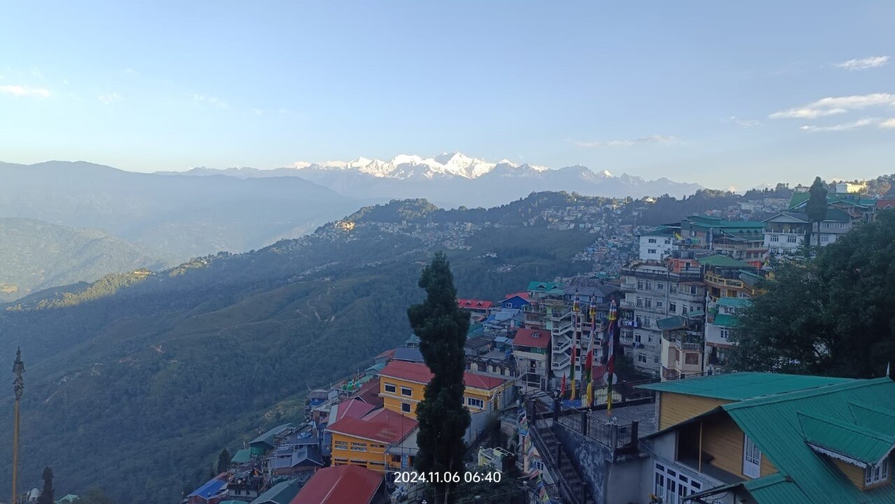 The Himalayan Paradise - Tap to explore photos