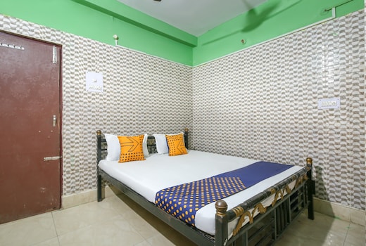 Hotel O Rajdhani rest house