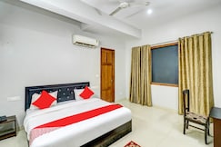 Hotel O by OYO Tokyo, Lucknow