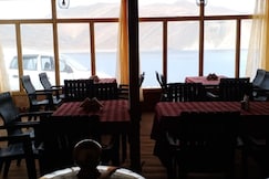 Atithi Wooden Cottage | Caretaker & Chef, Pangong