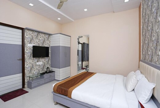 Grand Manoranjan Inn