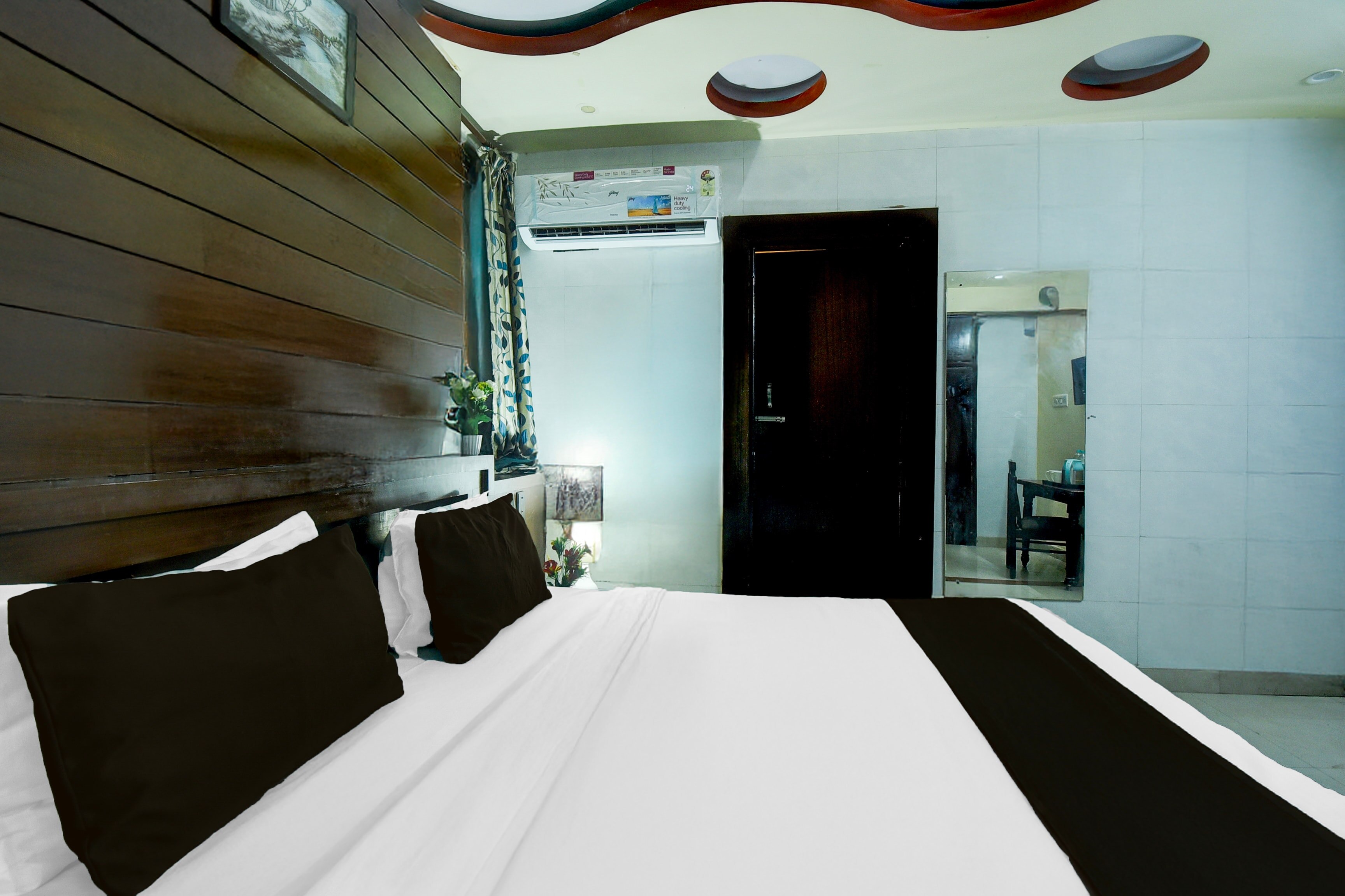 Hotel O Bellrose - Tap to explore photos