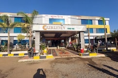 HOTEL GURUDEV, Ahmednagar