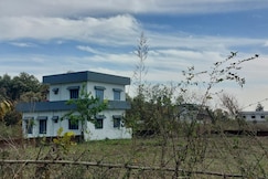 Cozy Forest Facing 2 BHK Rooftop Mountains View, Dehradun