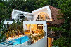 Ultra Luxe 4 BHK Villa w Pool Breakfast Lift, Goa
