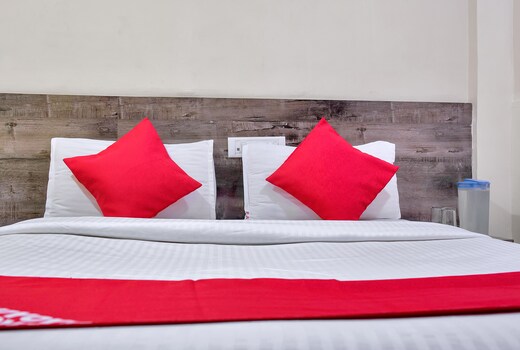Hotel O Rana Residency Near Western Express Highway Metro Station