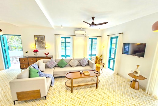 Iksana by Dancenter 3 BHK Pvt Pool in Siolim