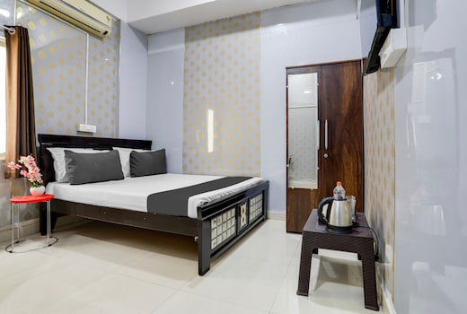 Super Hotel O Veduka Banquets & Luxury Rooms