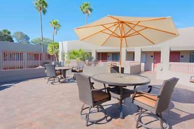 Best Western InnSuites Tucson Foothills Hotel & Suites - Tap to explore photos