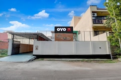 HOTEL O JJ Residency, Noida