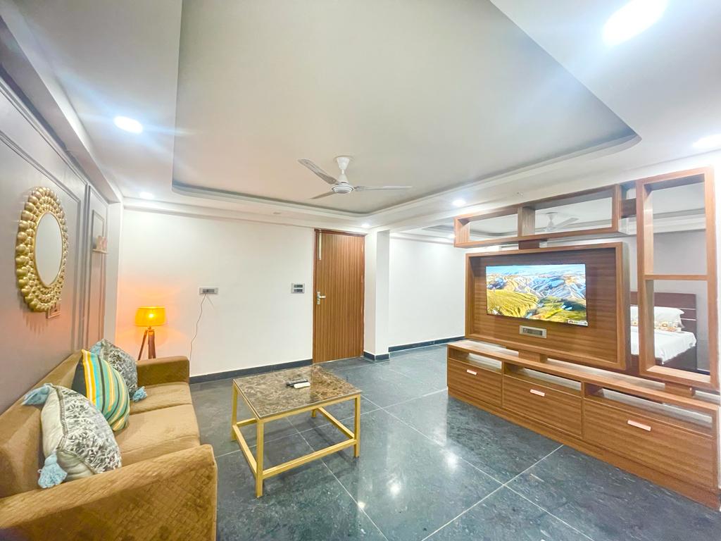Instay 18 | 2729 Luxe 1BHK Apt - Tap to explore photos