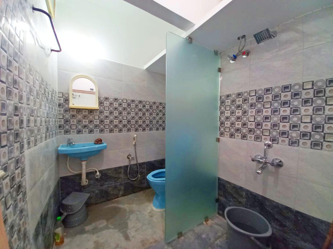 V Homestay - Tap to explore photos