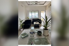 Ferny Hideaway Private Room in Shared Home, Kolkata