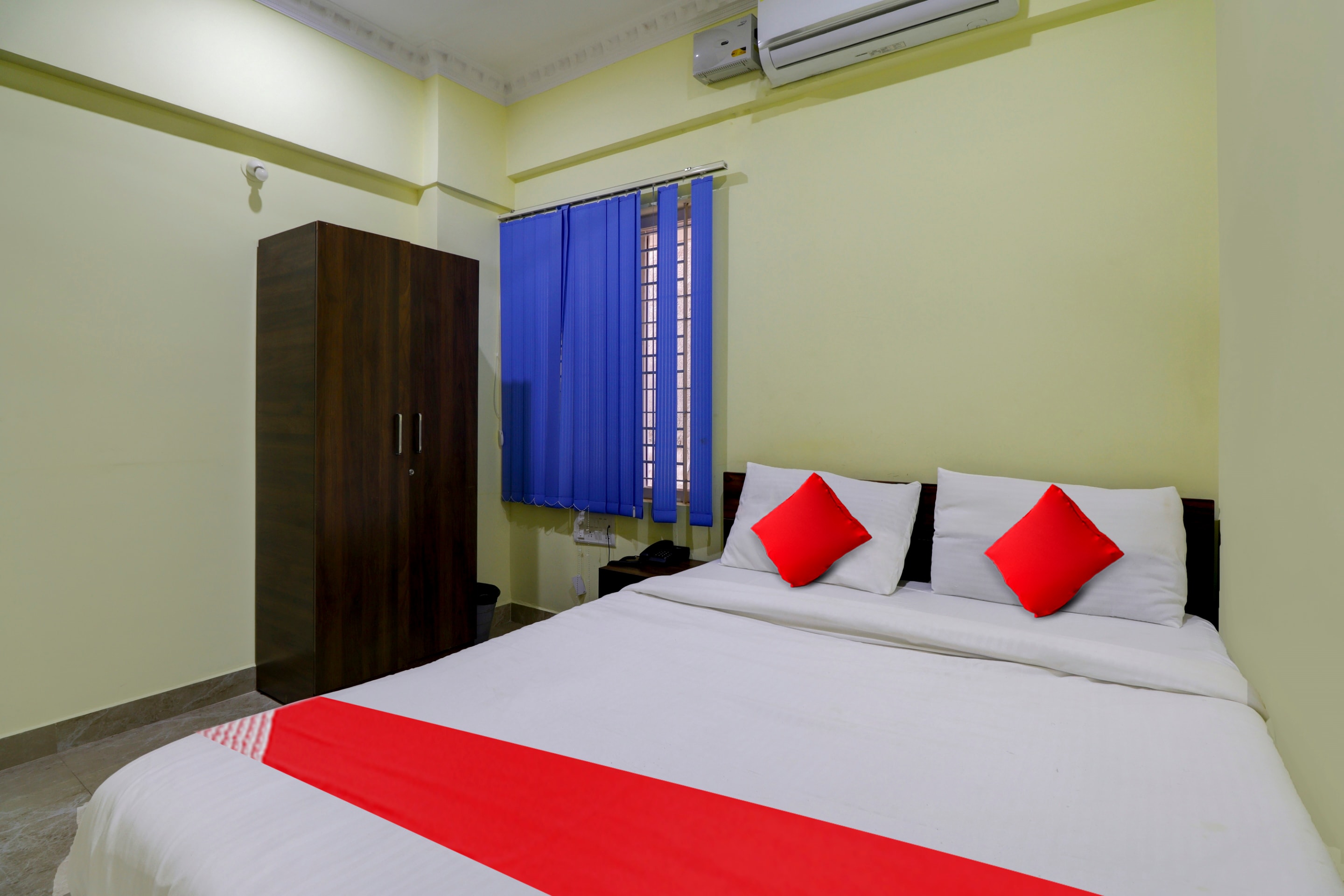 Hotel O Royal Comfort Near Cubbon Park - Tap to explore photos