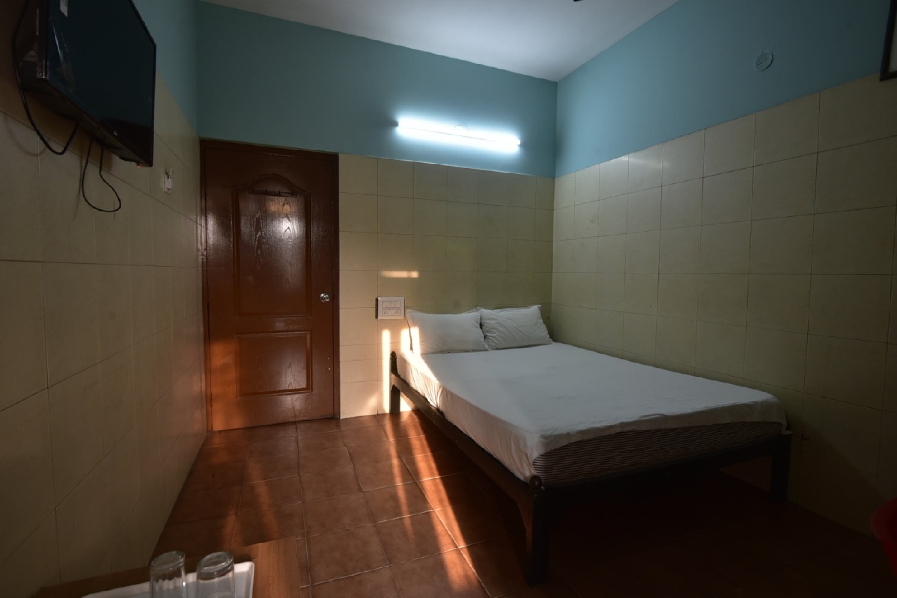SPOT ON 78132 Parvathi Palace Lodging - Tap to explore photos