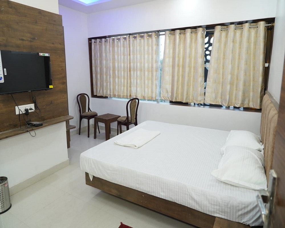 HOTEL YADUVANSHAM - Tap to explore photos