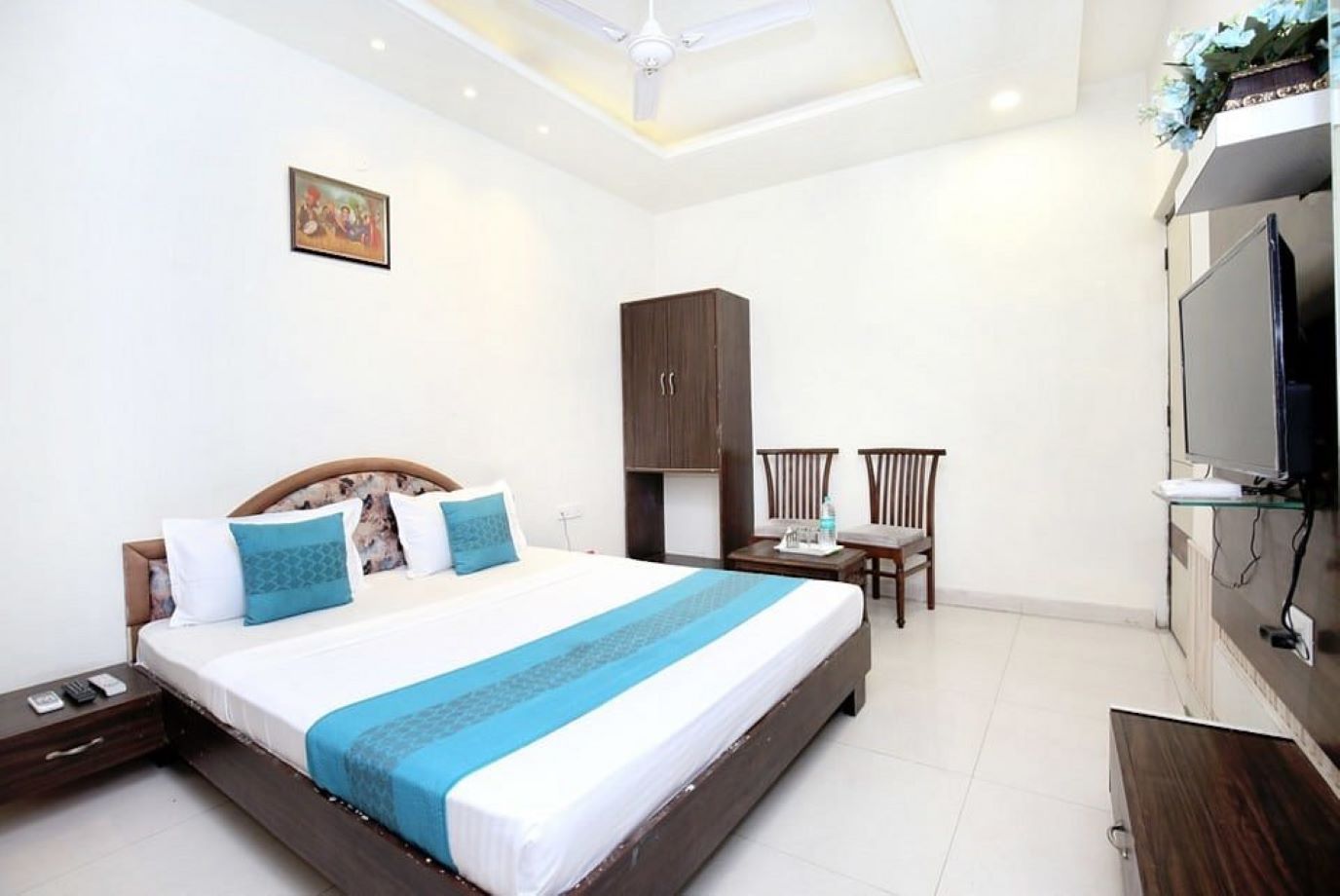 HOTEL HARPAL CLASSIC - Tap to explore photos