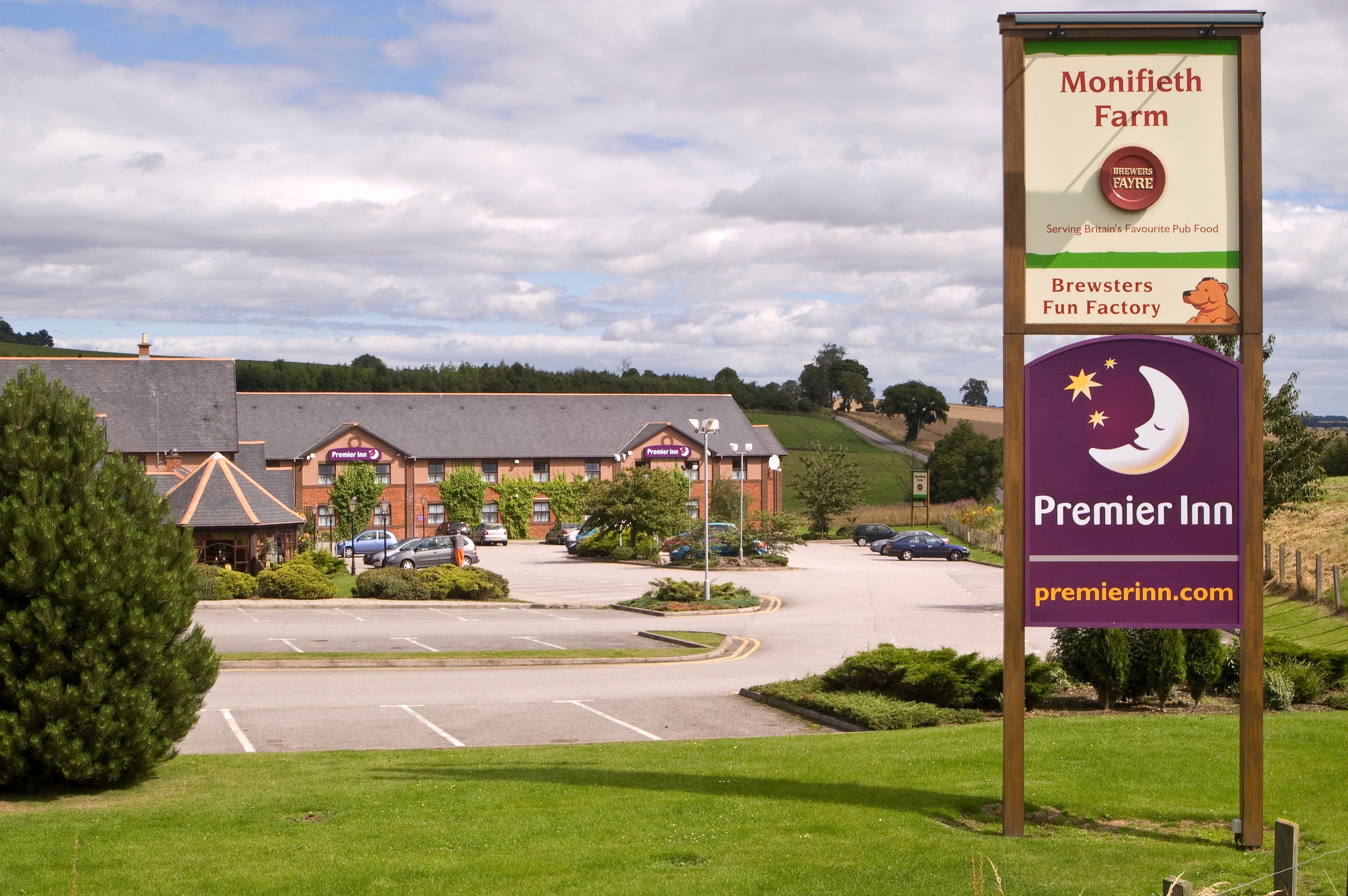 Premier Inn Dundee (Monifieth) - Tap to explore photos