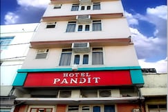 Hotel Pandit, Vallabh Nagar