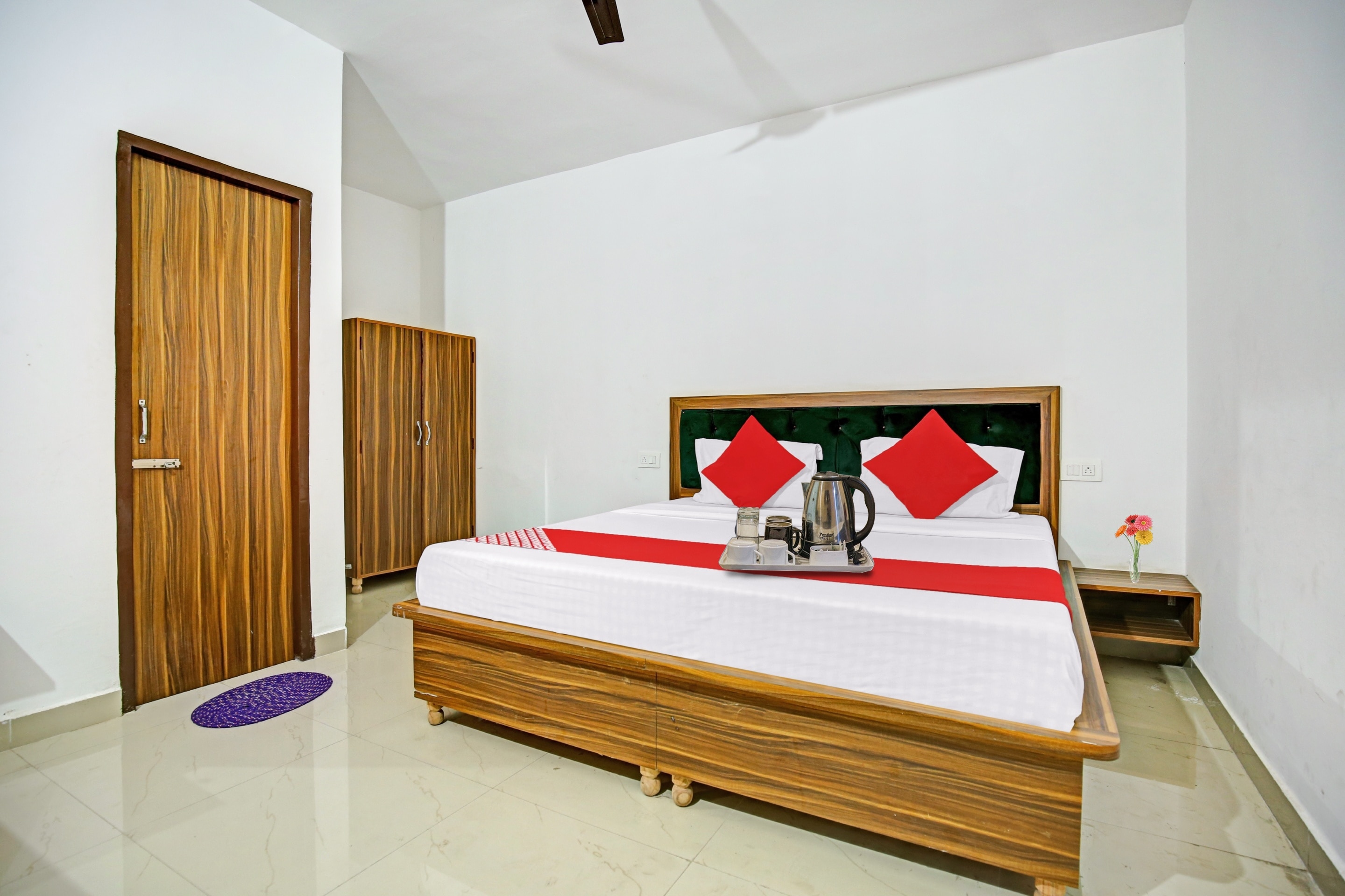 Hotel O Hc Punjab Inn - Tap to explore photos