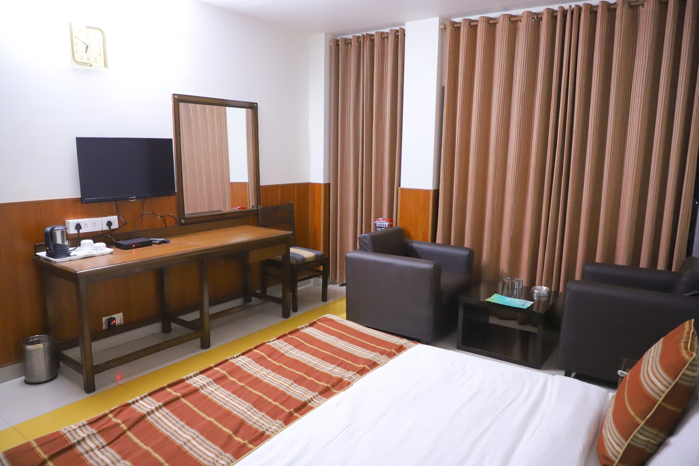 Hotel Sagar View - Tap to explore photos