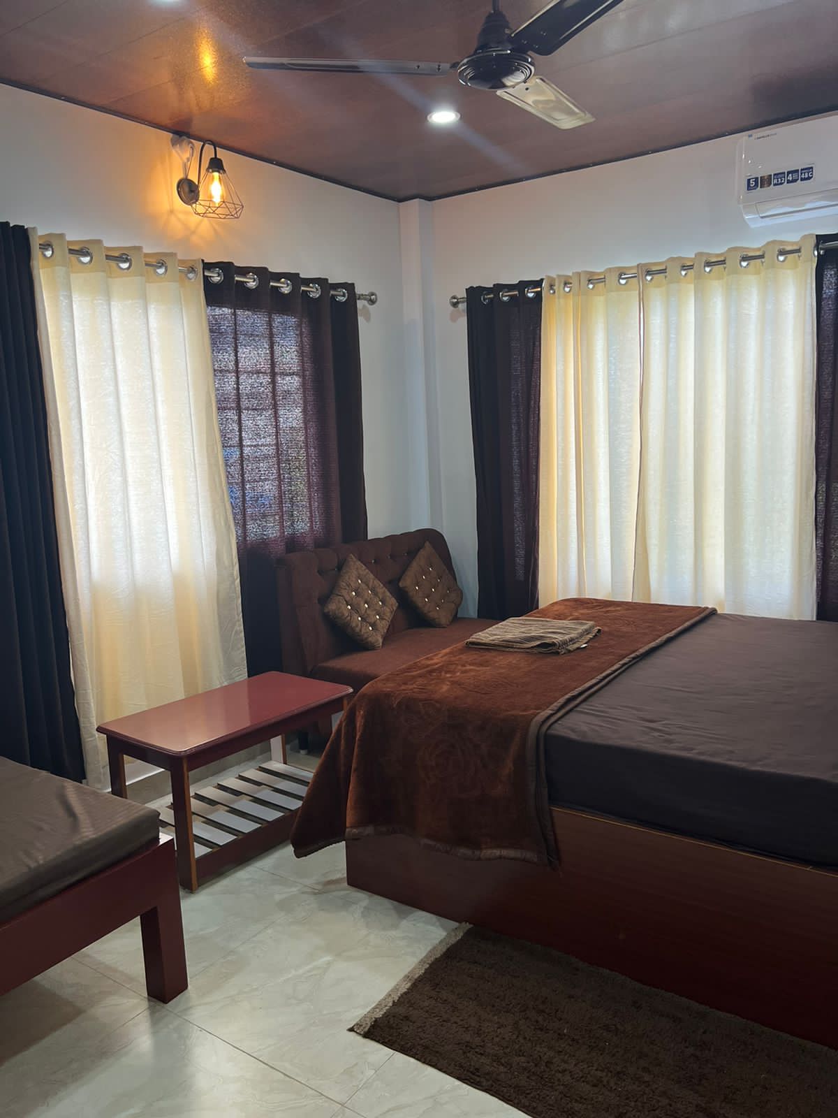 JJ Bed and Breakfast Port Blair - Tap to explore photos