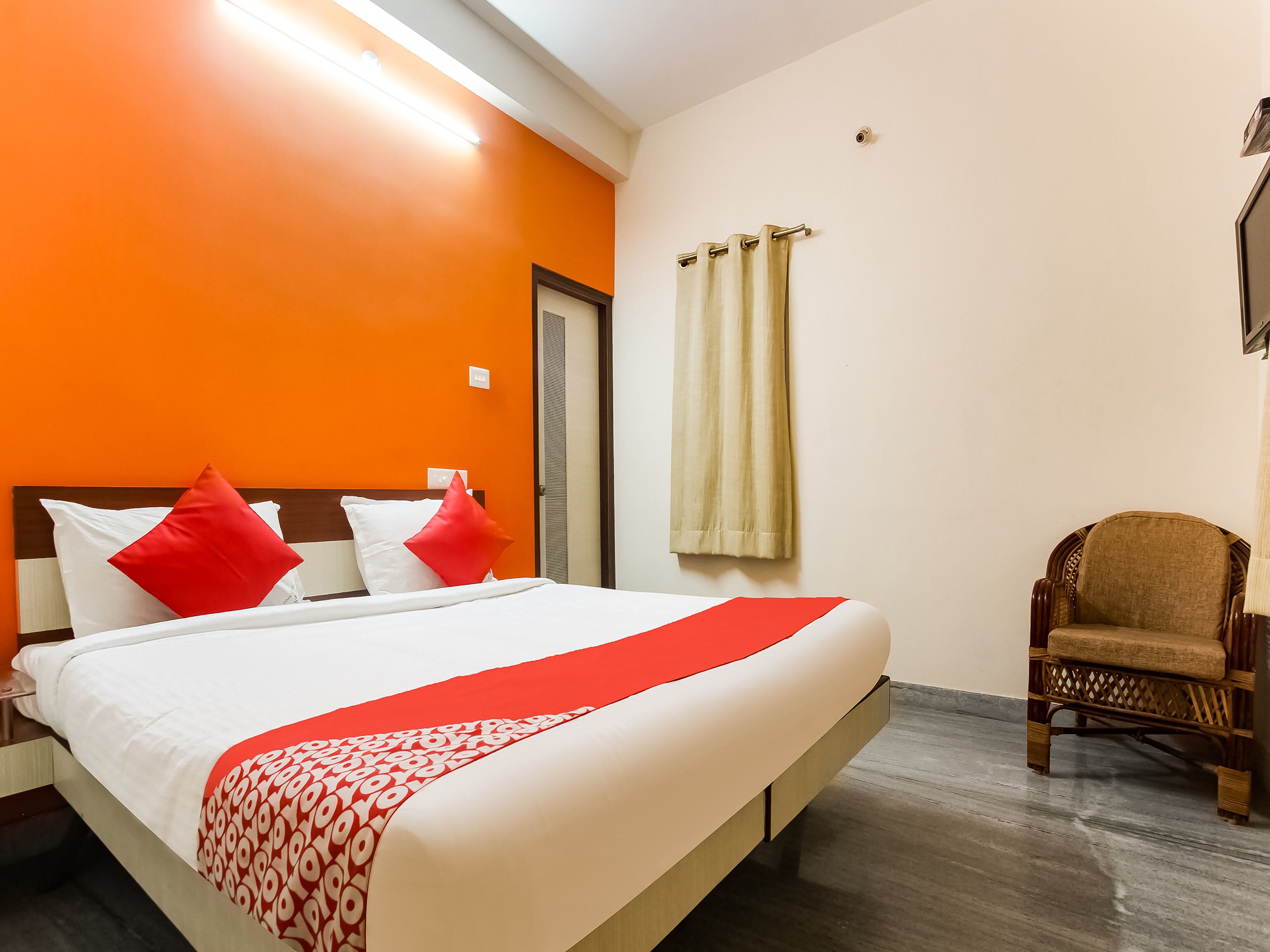 Oyo 48250 Keerthi Cottage Madurai Use Code Oyopaynow To Avail