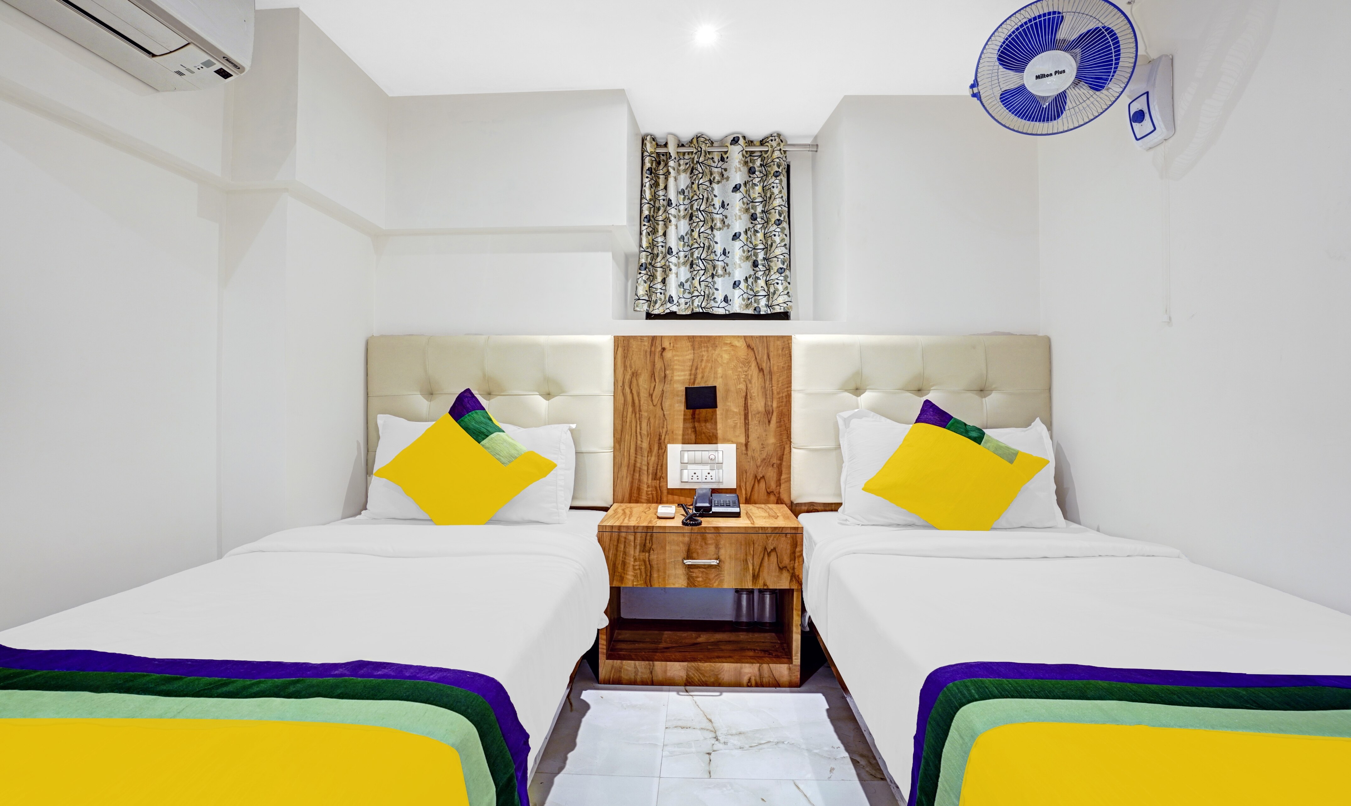 Itsy Hotels Heraa International 𝗕𝗢𝗢𝗞 Mumbai Hotel