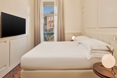 The Britannique Hotel Naples, Curio Collection By Hilton, Naples