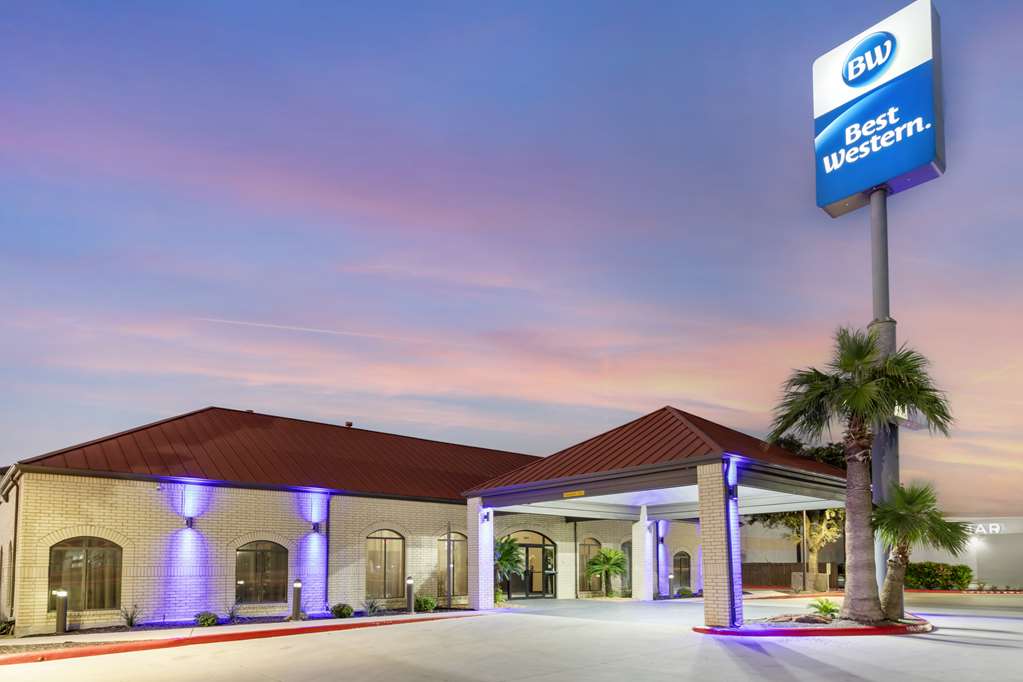 Best Western Ingram Park Inn - Tap to explore photos