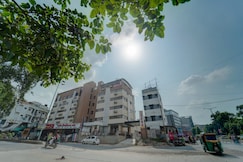 Raajpath Qbode Hotels, Vadodara