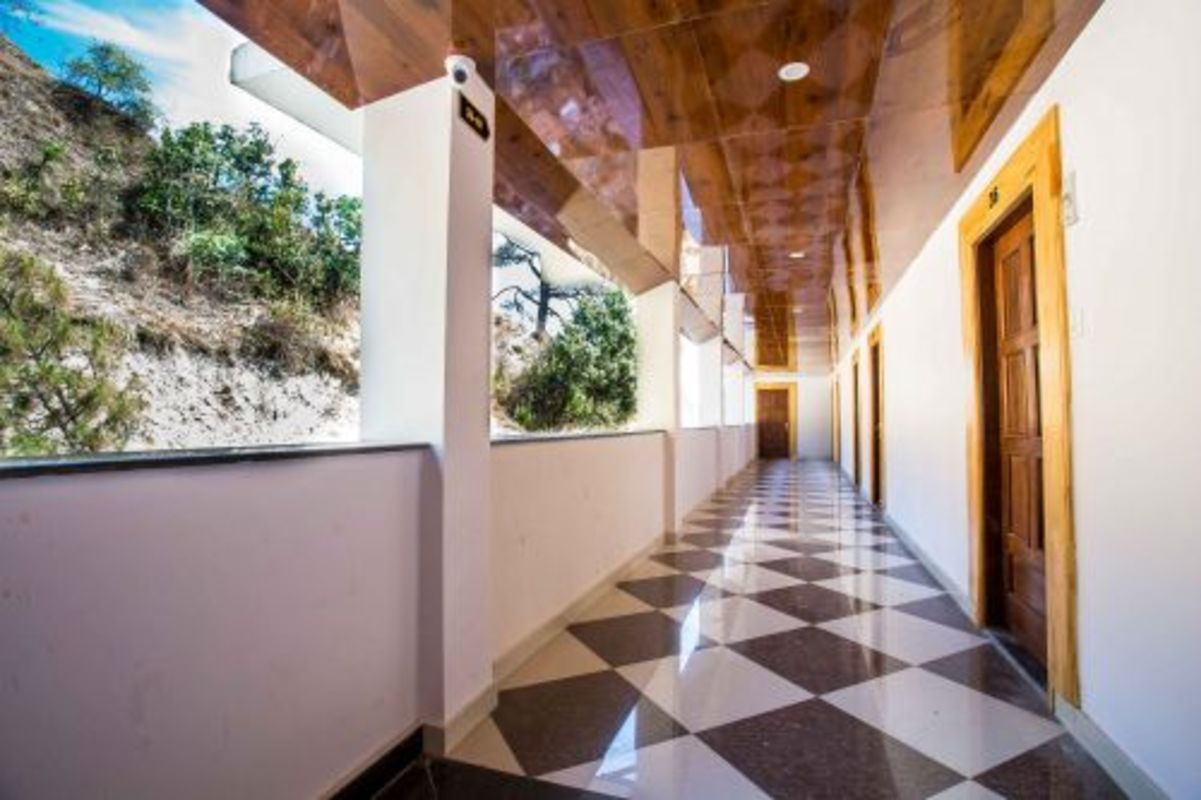 The Alpine Resort Lansdowne Inr 1604 Off 6 3 8 6 Price