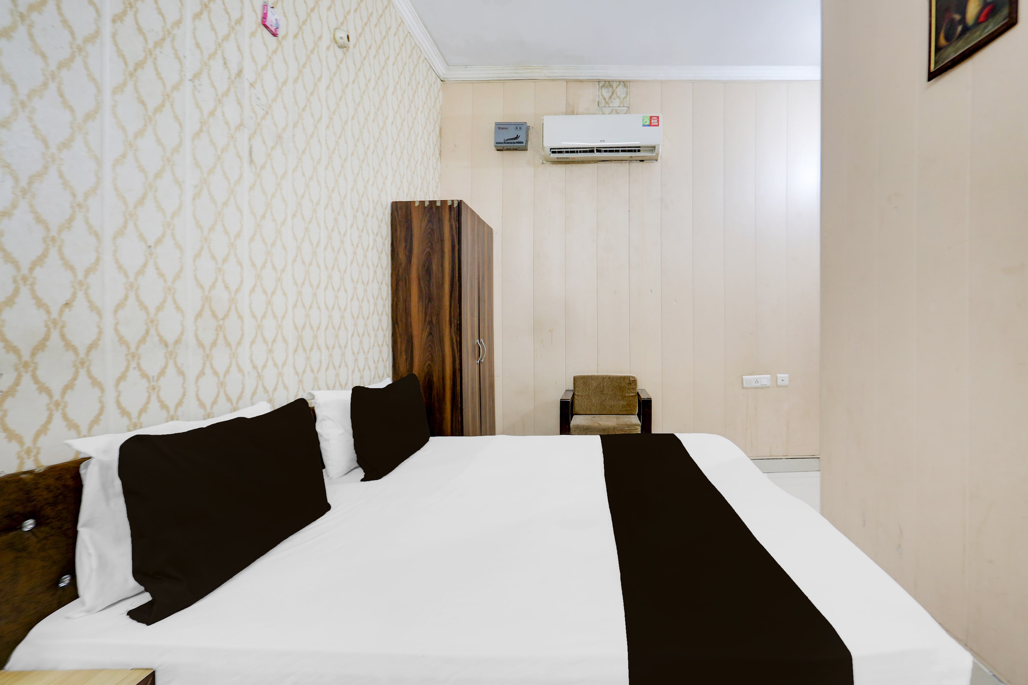 SPOT ON Hotel Umang - Tap to explore photos