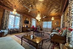 Luxury Inn Badyari Palace Houseboats, Srinagar