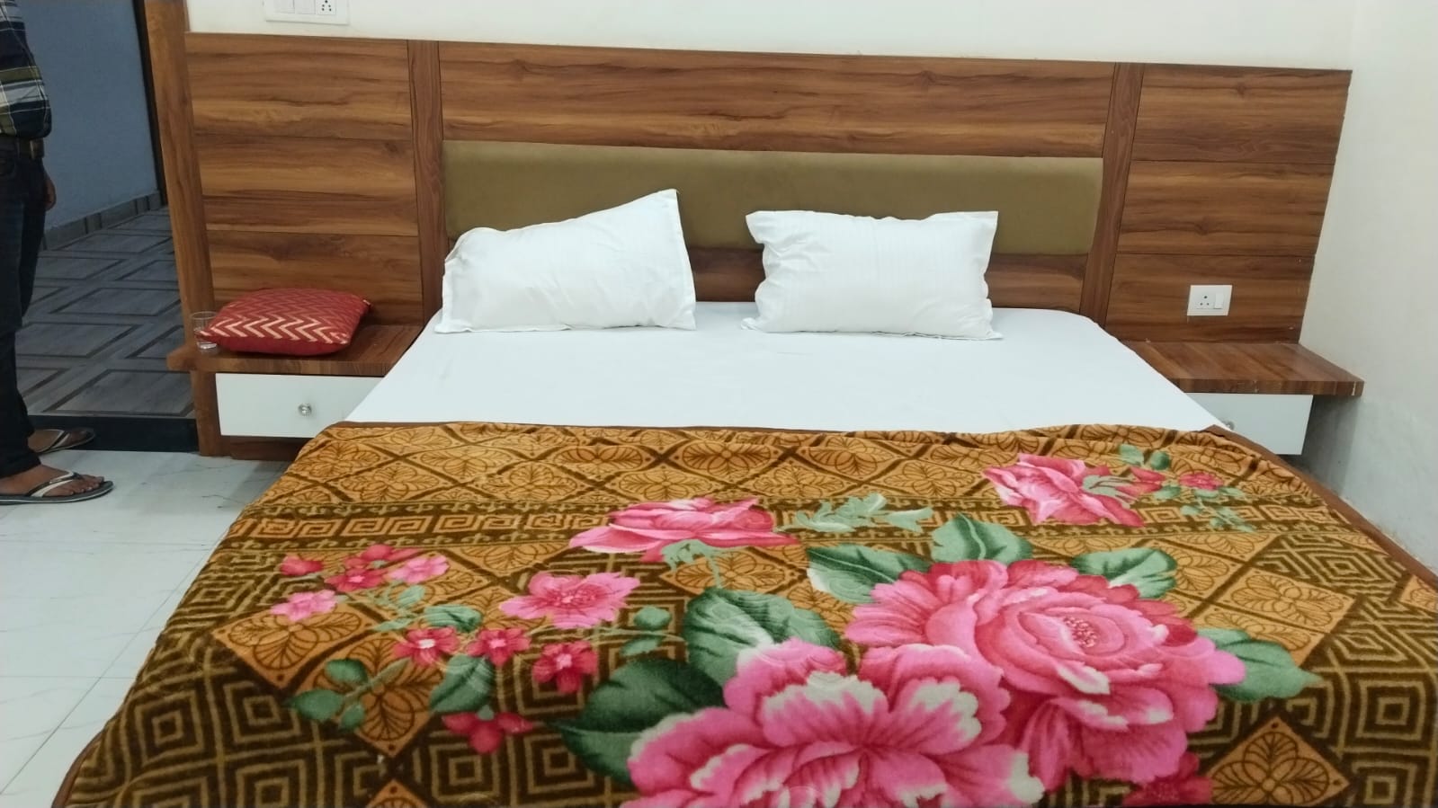 Shree Ram Bhawan Hotel - Tap to explore photos