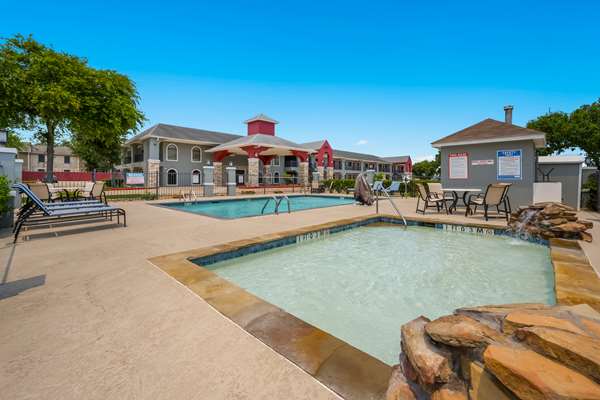 Best Western Huntsville Inn & Suites - Tap to explore photos