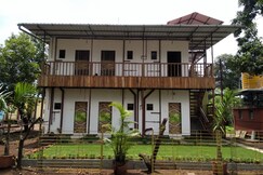 Raaviz Residency, Kolad