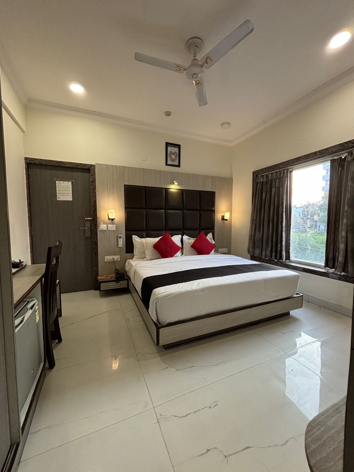 Hotel Gyangarh - Tap to explore photos