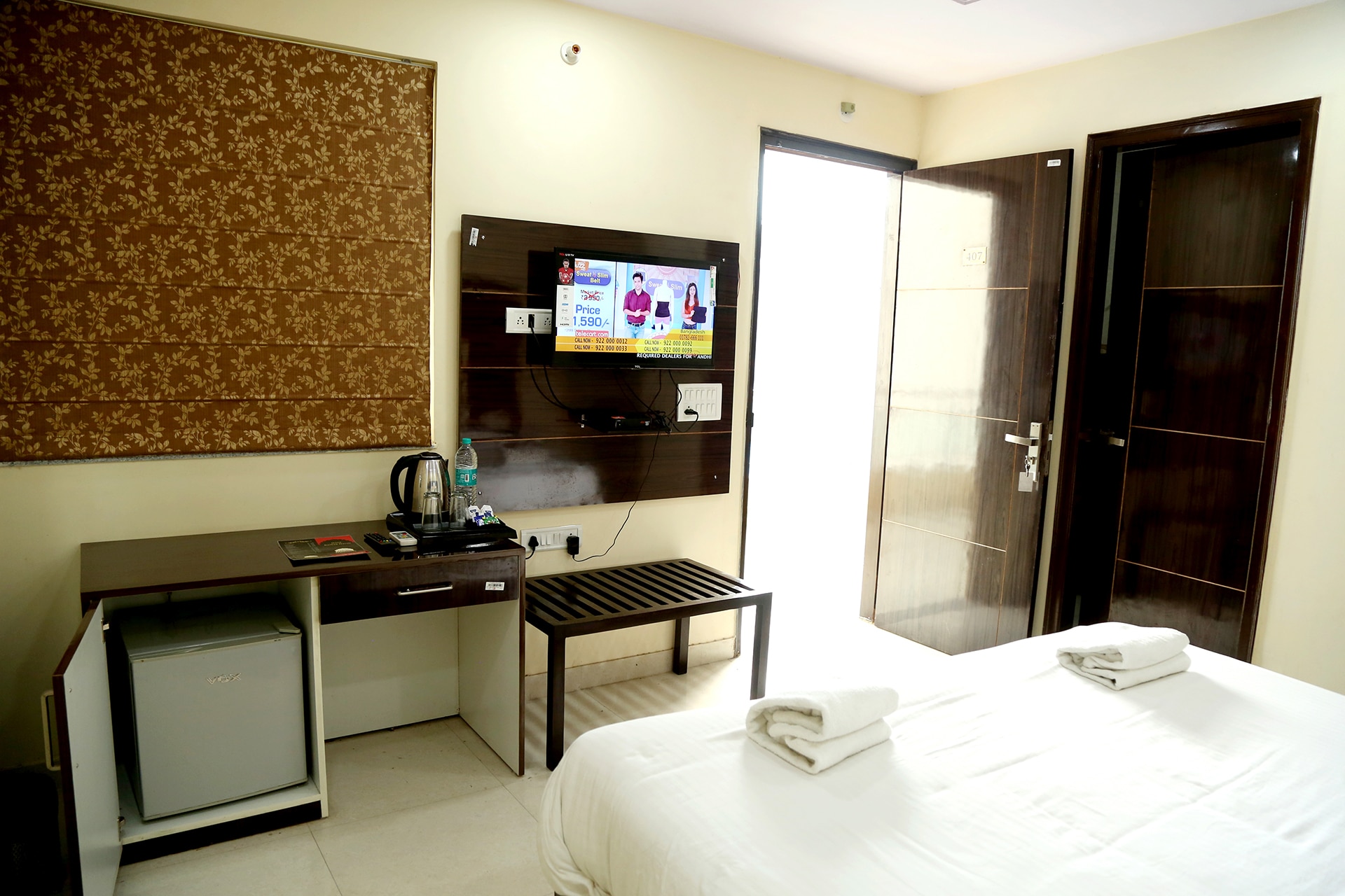 Hotel Roshan Haveli - Tap to explore photos