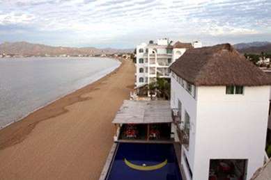 Best Western Plus Luna del Mar - Tap to explore photos