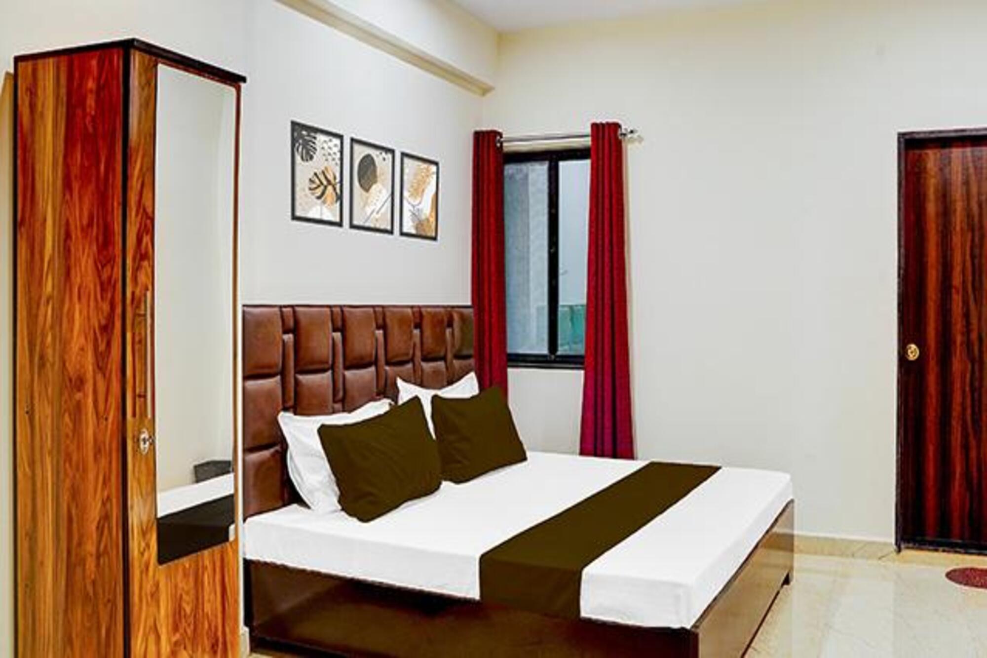 FabHotel Parijat - Tap to explore photos